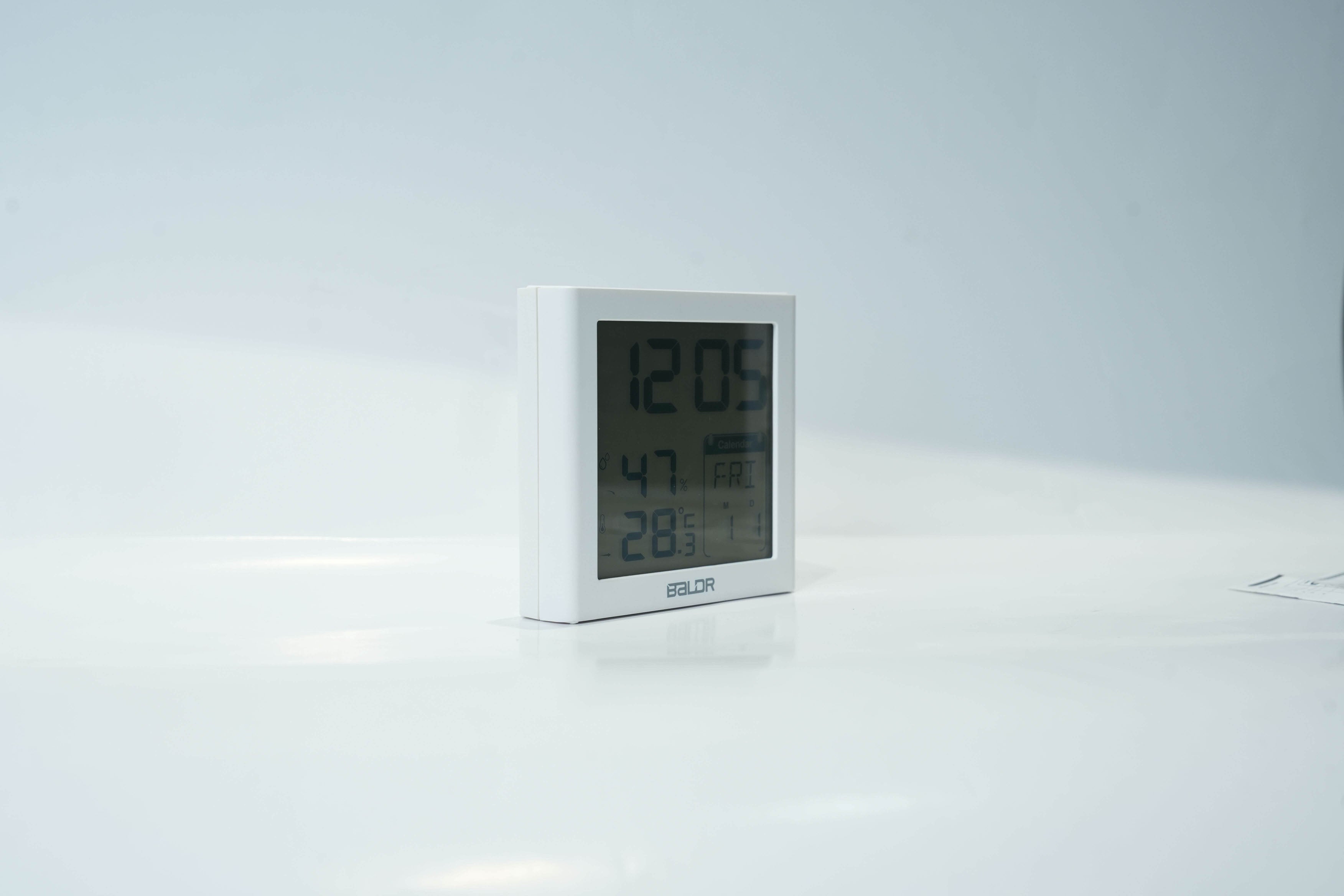 BALDR Digital Clock with Day & Date, Customizable Alarms