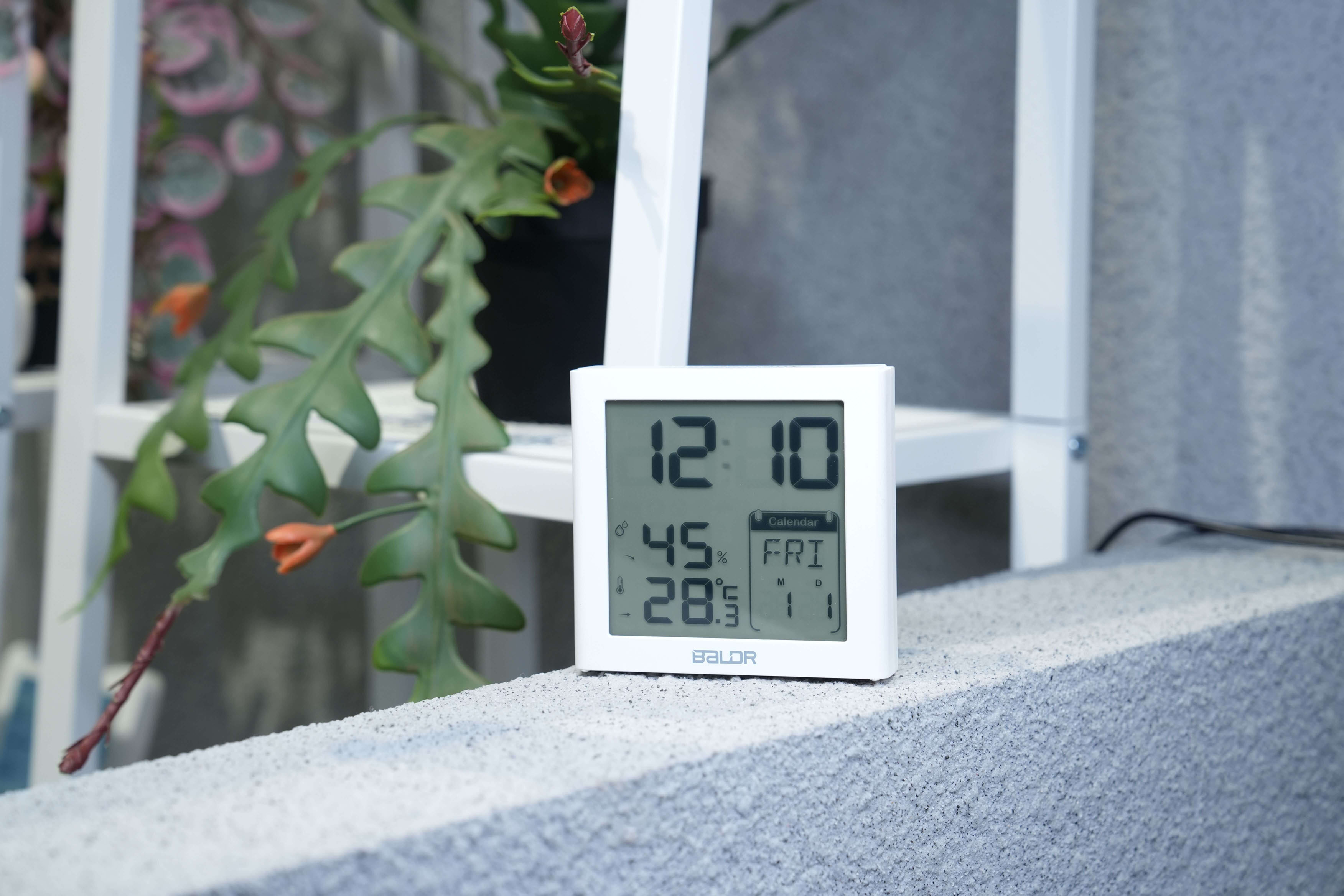 BALDR Digital Clock with Day & Date, Customizable Alarms